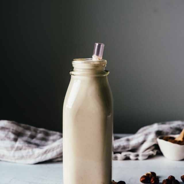 Toasted Hazelnut Milk with Cinnamon #vegan #paleo #recipe